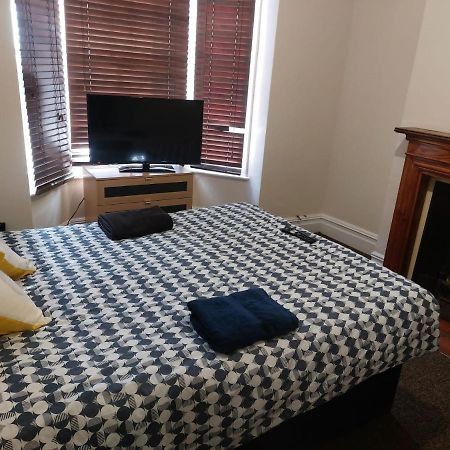 Rooms In A Victorian Comfortable 4-Bedroom House In Milton Keynes Rooms Not En-Suites Wolverton  Exterior photo