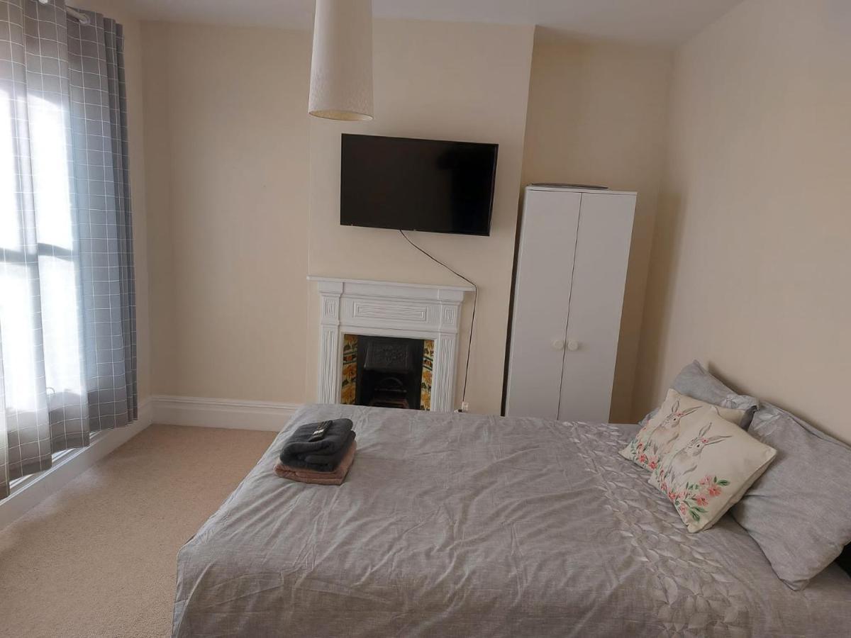 Rooms In A Victorian Comfortable 4-Bedroom House In Milton Keynes Rooms Not En-Suites Wolverton  Exterior photo