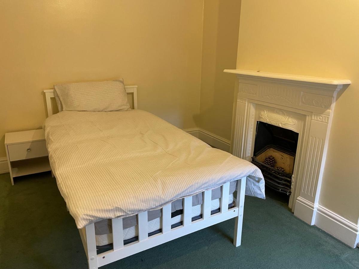 Rooms In A Victorian Comfortable 4-Bedroom House In Milton Keynes Rooms Not En-Suites Wolverton  Exterior photo