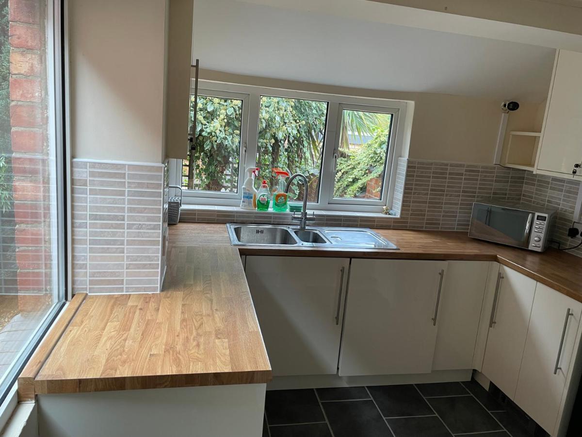 Rooms In A Victorian Comfortable 4-Bedroom House In Milton Keynes Rooms Not En-Suites Wolverton  Exterior photo